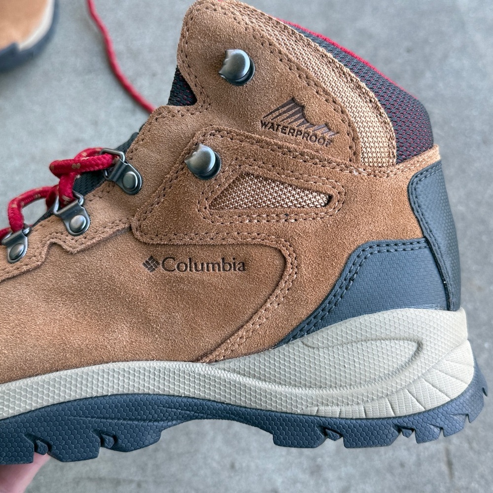COLUMBIA Newton Ridge Waterproof Hiking Boots NWOB Size 7.5 - Picture 5 of 15